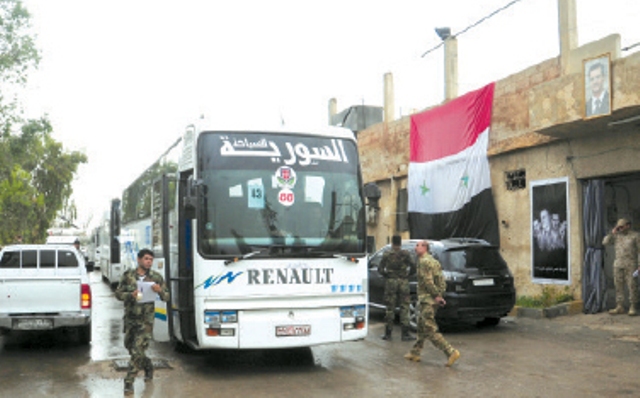 خروج إرهابيي ريف حمص الشمالي بدأ.. وميليشيات الرستن تتقاتل … الجيش يتقدم ويسيطر على الخط الفاصل بين المخيم ويلدا