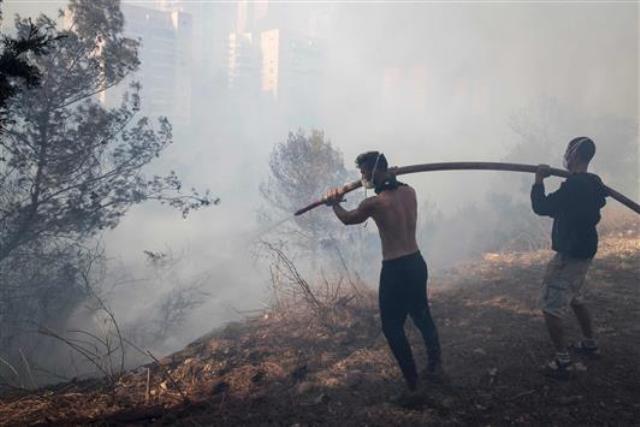 إخلاء نصف مليون نسمة من حيفا وحدها..«انتفاضة النيران» تُشعل «إسرائيل»