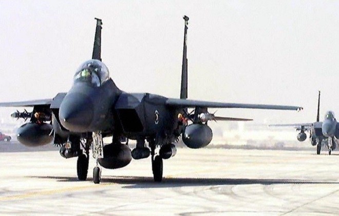 قطر تشتري مقاتلات F15 بـ12 مليار دولار.. وسفينتان أمريكيتان تصلان الدوحة