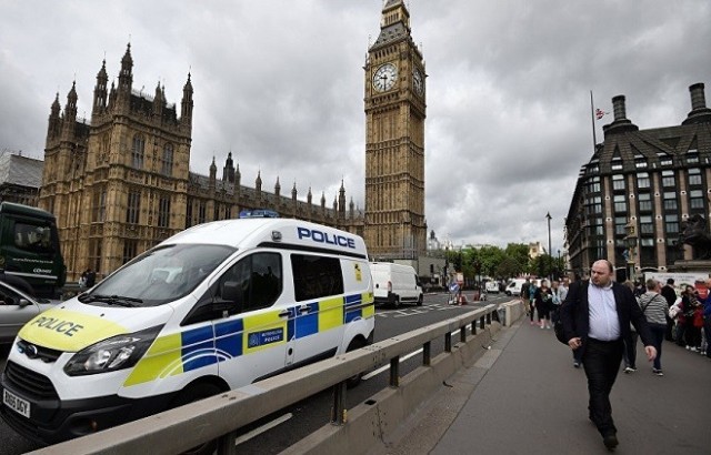 "تلغراف": قوانين بريطانية تحمي الإرهابيين!
