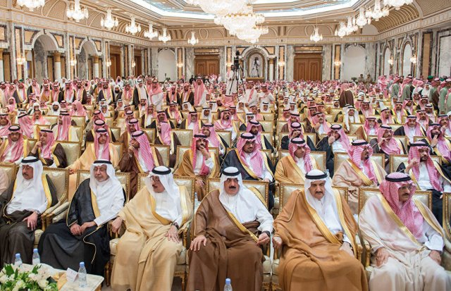 مجلة أمريكية تكشف...ماذا يحدث في البيت الملكي السعودي
