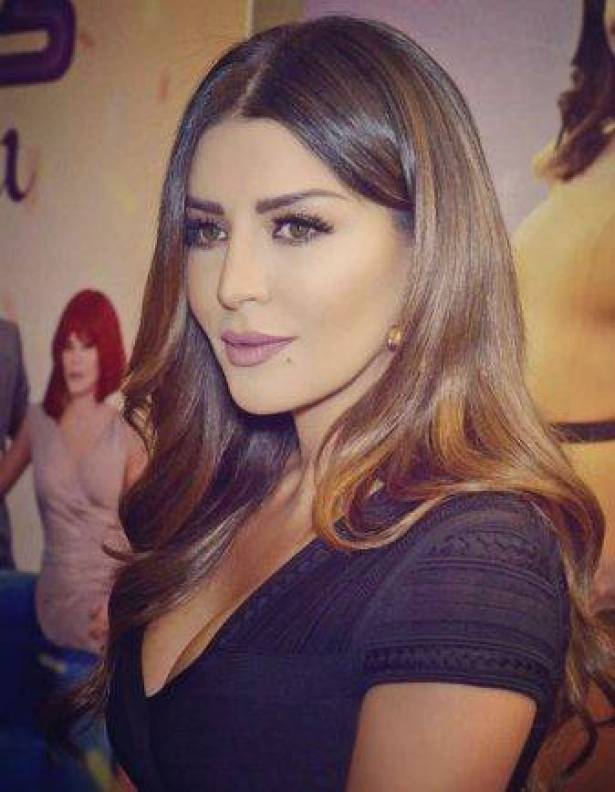 بعد ولادتها.. أمل بوشوشة تعود للأضواء بلوك طبيعي
