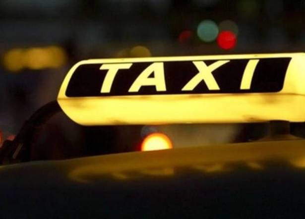 سائق taxi لمراهقة: الجنس بدلاً من المال!