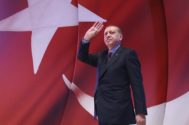 حملة تسريح واسعة في تركيا وإغلاق صحيفتين