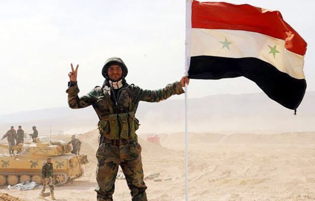 الجيش السوري يحاصر مسلحي "داعش" الإرهابي بأحياء مدينة الزور