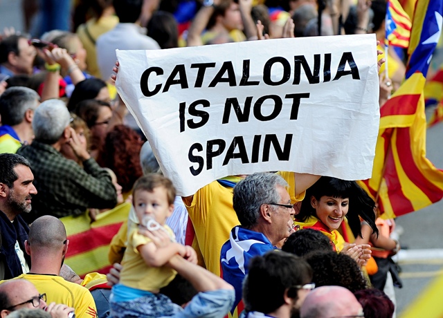 استفتاء "کتالون&#1740;ا" ينذر باحتمال تجدد النزاعات في القارة العجوز