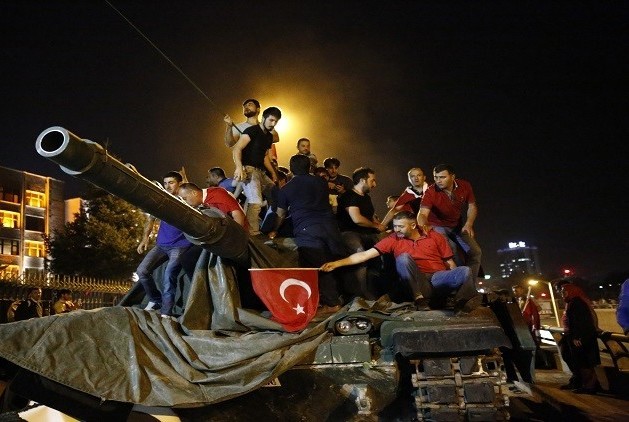 صحيفة تركية: السفير الأمريكي بتركيا هو عراب الانقلاب الفاشل