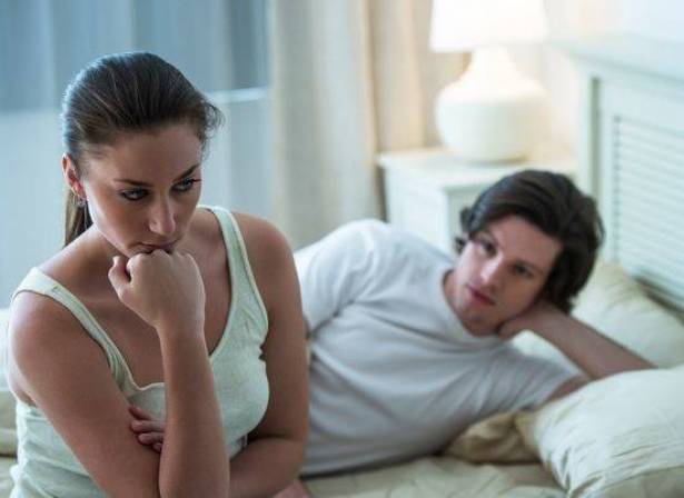احذري هذه التصرفات قبل النّوم.. قد تدمّر زواجك!