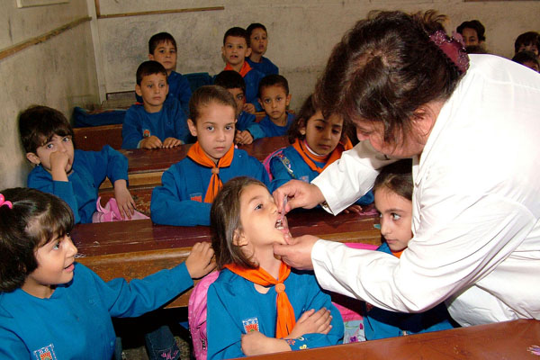 الصحة المدرسية … واجبات مهمة وأدوار باهتة.. القمل ينتشر بين الطلاب في مدارس بريف دمشق ومستوصفات فارغة
