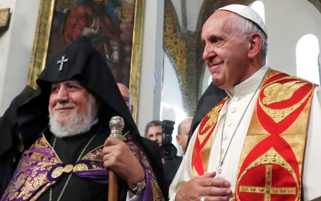 البابا فرنسيس: مذابح الأرمن "إبادة جماعية"