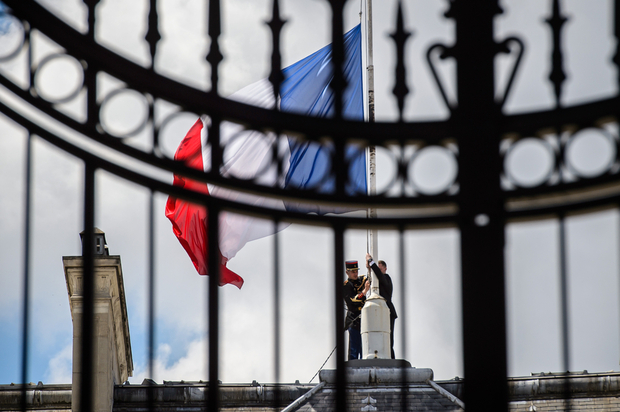 لماذا أصبحت فرنسا على خط المواجهة في الحرب مع تنظيم «الدولة الإسلامية»؟