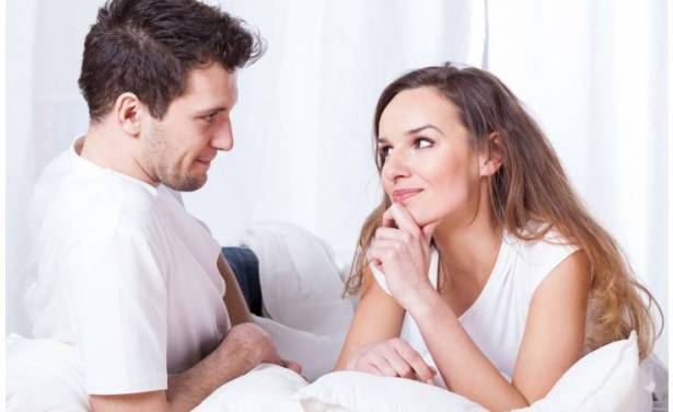 10 صفات لتأسري زوجكِ بأنوثتكِ.. فما هي؟