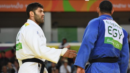 الأولمبية المصرية .. رفض الشهابي مصافحة منافسه الإسرائيلي "تصرف شخصي"