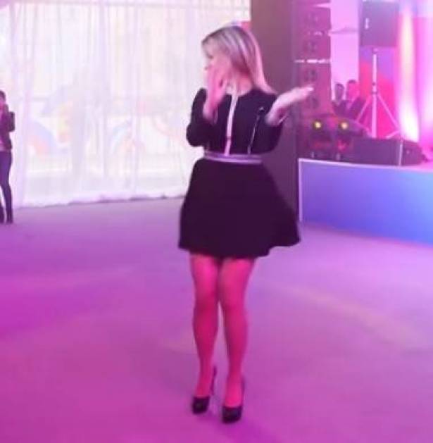 بالفيديو..متحدثة الخارجية الروسية "المثيرة" ترقص