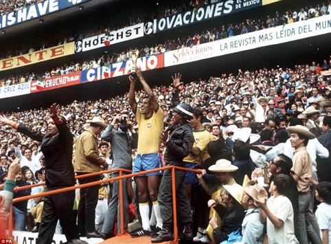 رحيل كارلوس ألبرتو قائد البرازيل في «مونديال 1970»