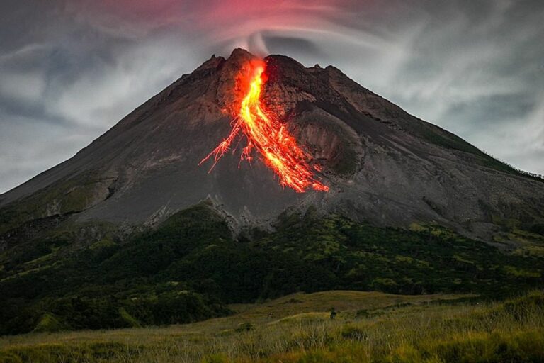دمار عالمي.. ماذا سيحدث إذا وقع الثوران العظيم لبركان ميرابي في إندونيسيا؟
