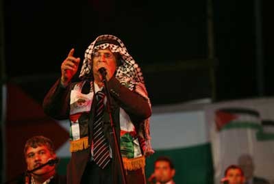 غنى لفلسطين وأوصى أن يدفن في سورية.. رحيل "أبوعرب" شاعر المقاومة