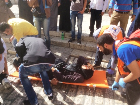 سقوط أكثر من 30 جريحاً برصاص الاحتلال بعد اقتحام المسجد الأقصى