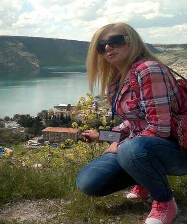 بالصورة: مسلحون معارضون يقتلون الناشطة المعارضة “ياسمين بنشي” في ادلب