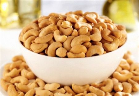 فوائد الكاجو تصل إلى العلاقة الزوجية...