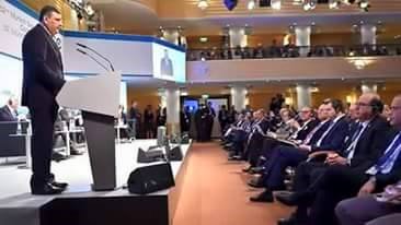 بالصورة.. رياض حجاب يلقي كلمة في ميونيخ أمام وزير العدو الصهيوني يعالون