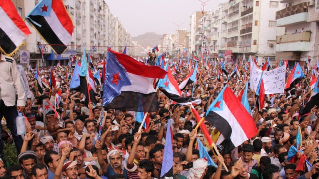 المجلس الانتقالي الجنوبي في اليمن يتخلى عن إعلان الإدارة الذاتية