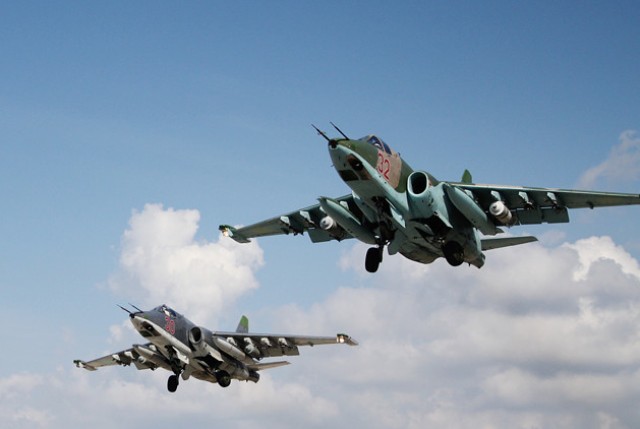 الطيران الروسي يستهدف داعش في الرقة ودير الزور