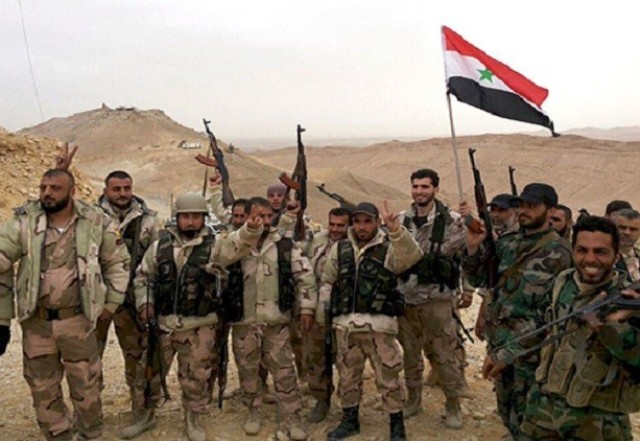 الجيش السوري يستعيد 4 حقول نفطية ويضيق الخناق على داعش وسط البلاد