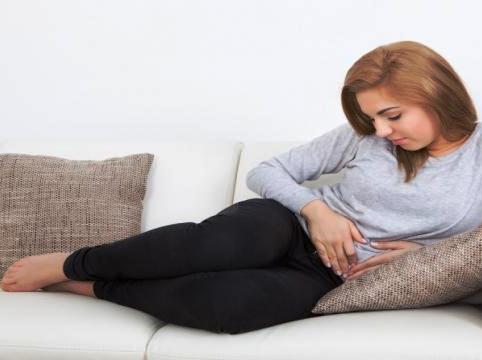 ما الفارق بين علامات الحمل وقرب الدورة الشهرية؟