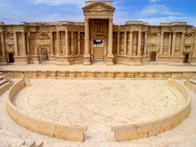 داعش يفخخ مدينة تدمر الأثرية