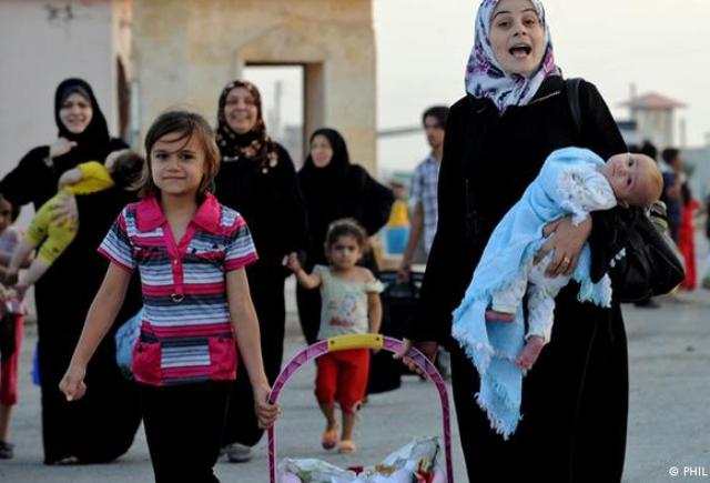 لبنان يعلن وقف استقبال اللاجئين السوريين