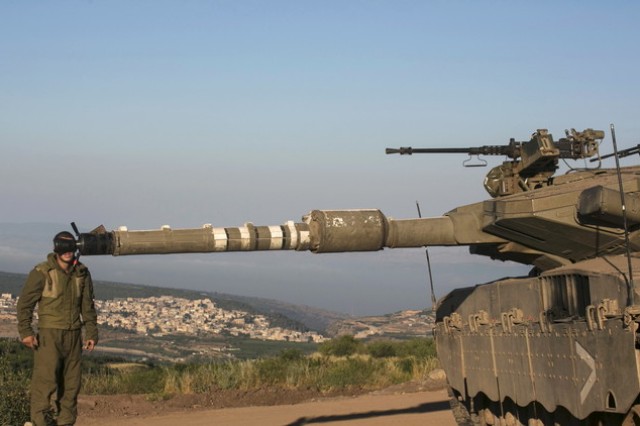 مقتل جنديين إسرائيليين وإصابة 3 في انفجار قنبلة بالجولان المحتل