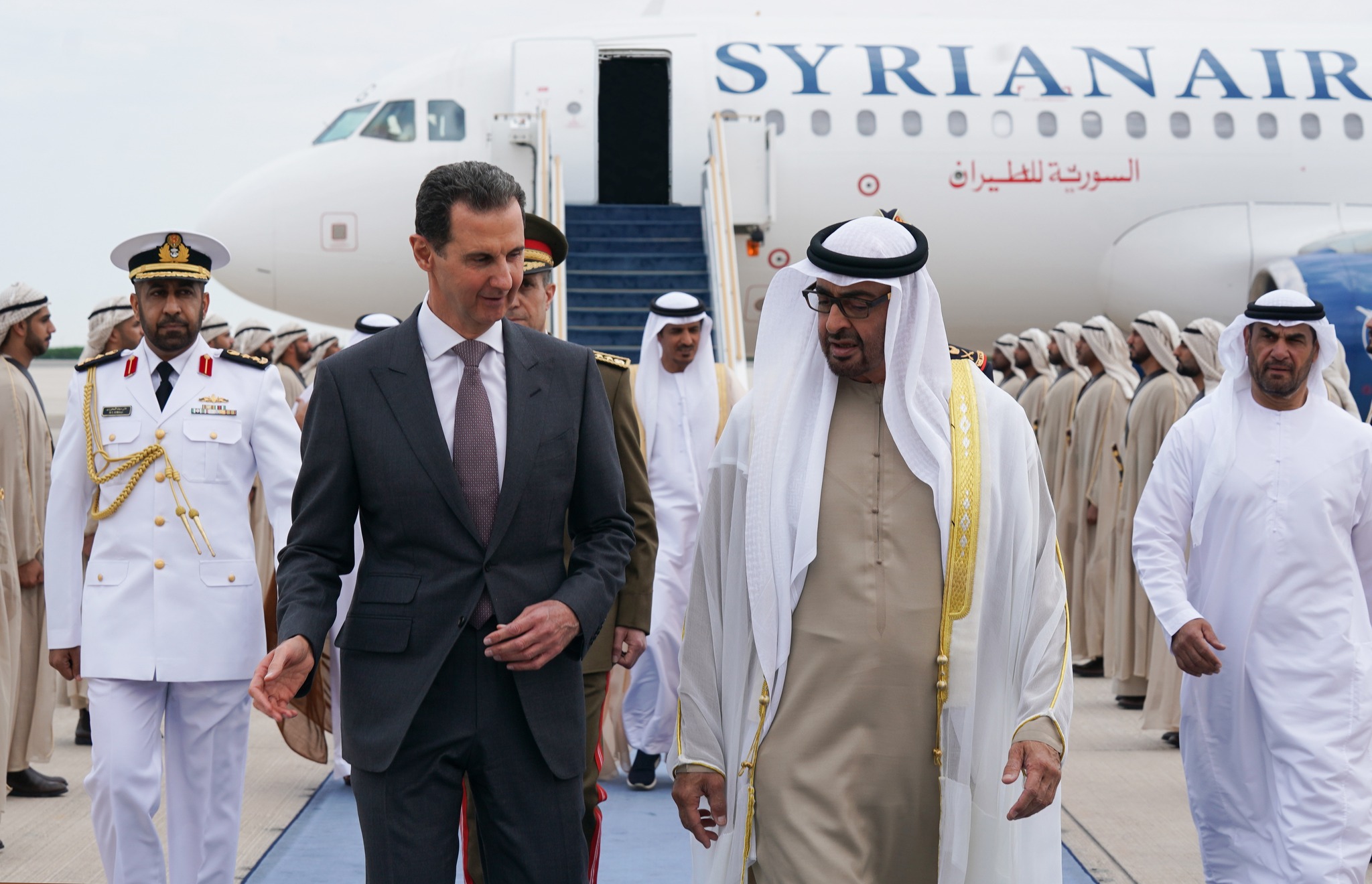 السيد الرئيس بشار الأسد يصل إلى دولة الإمارات العربية المتحدة في زيارة رسمية ترافقه خلالها السيدة الأولى أسماء الأسد