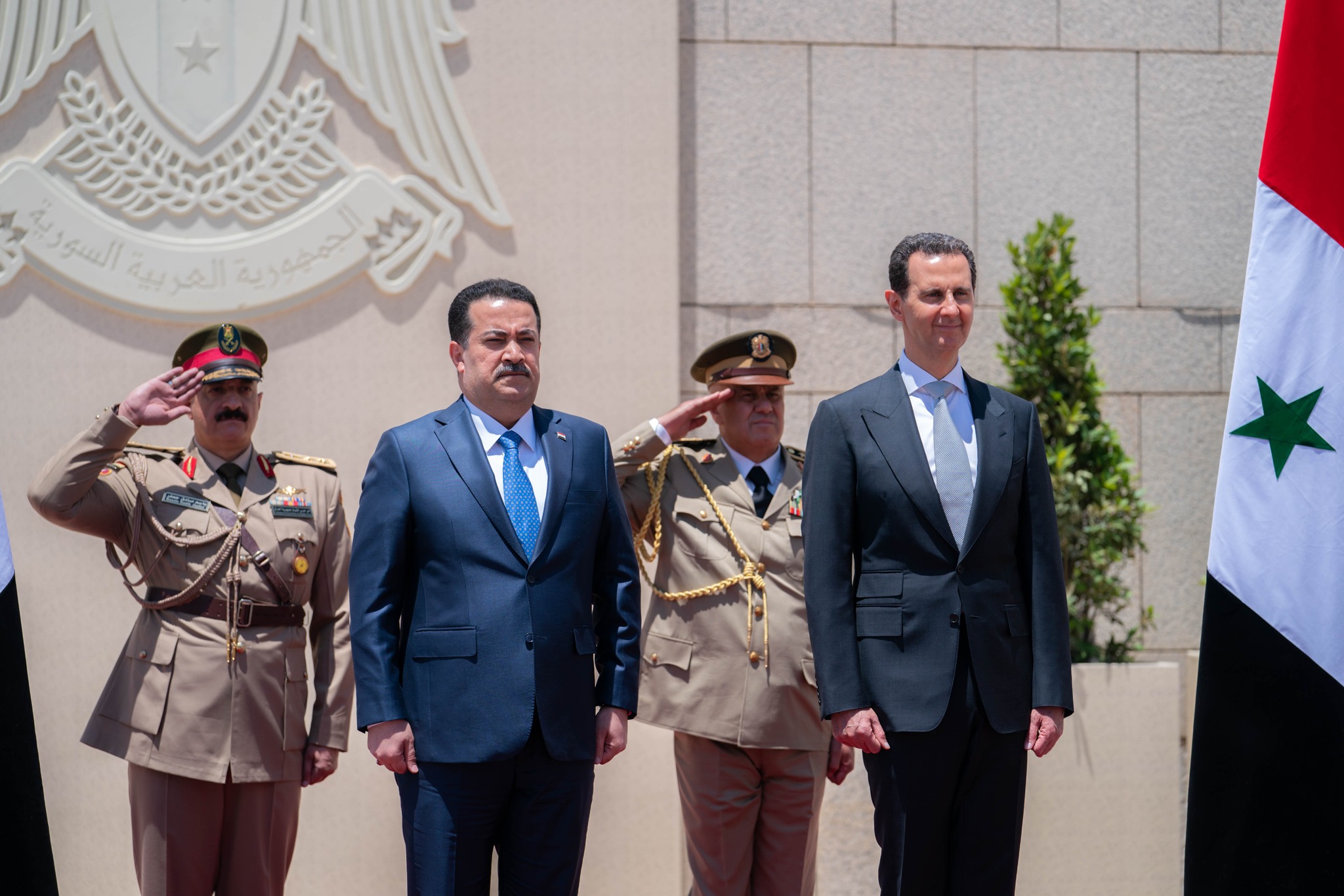 بمراسم استقبال رسمية في قصر الشعب.. الرئيس الأسد يستقبل رئيس الوزراء العراقي
