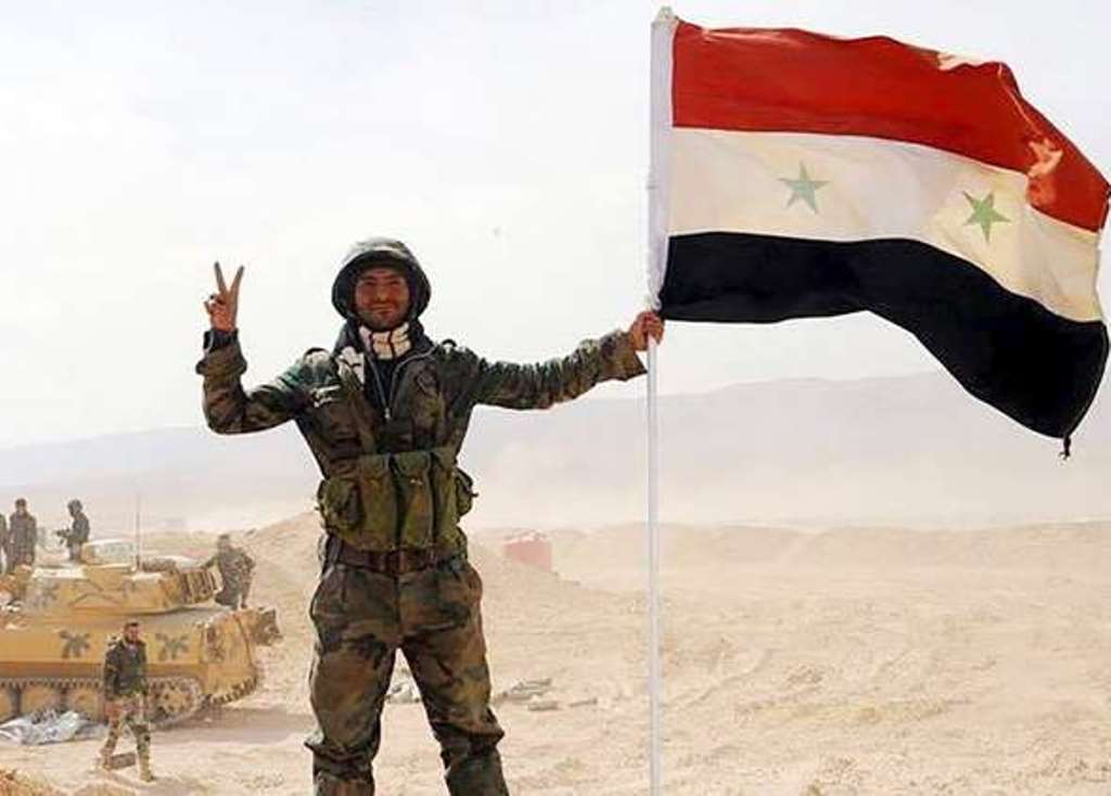 طلائع الجيش السوري في دير الزور تجتاز نهر الفرات وتتمركز في مواقع شرقه