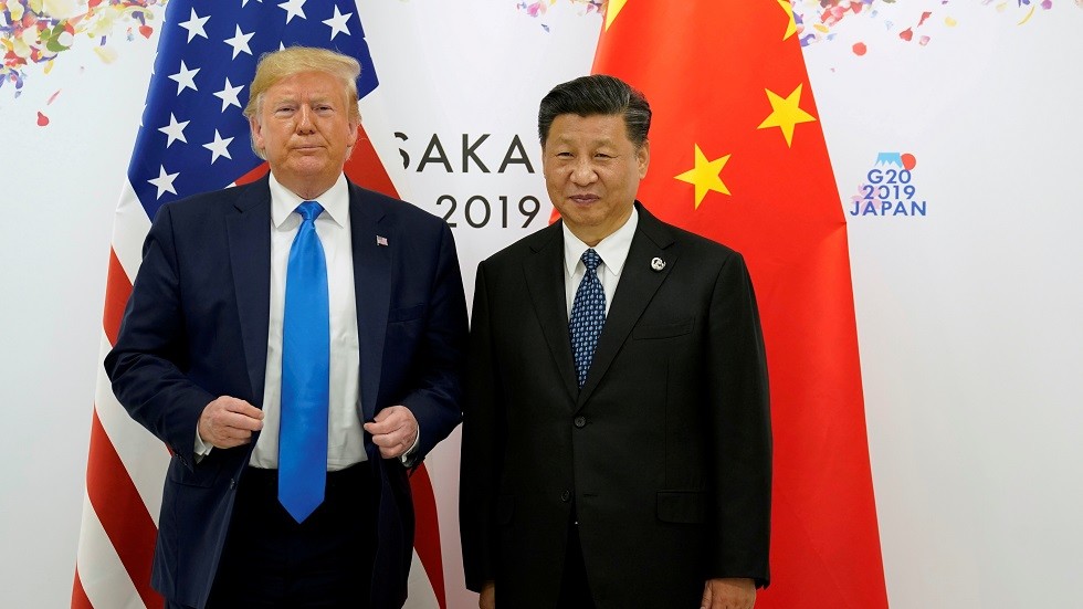 ترامب يصعد حرب الرسوم التجارية مع الصين
