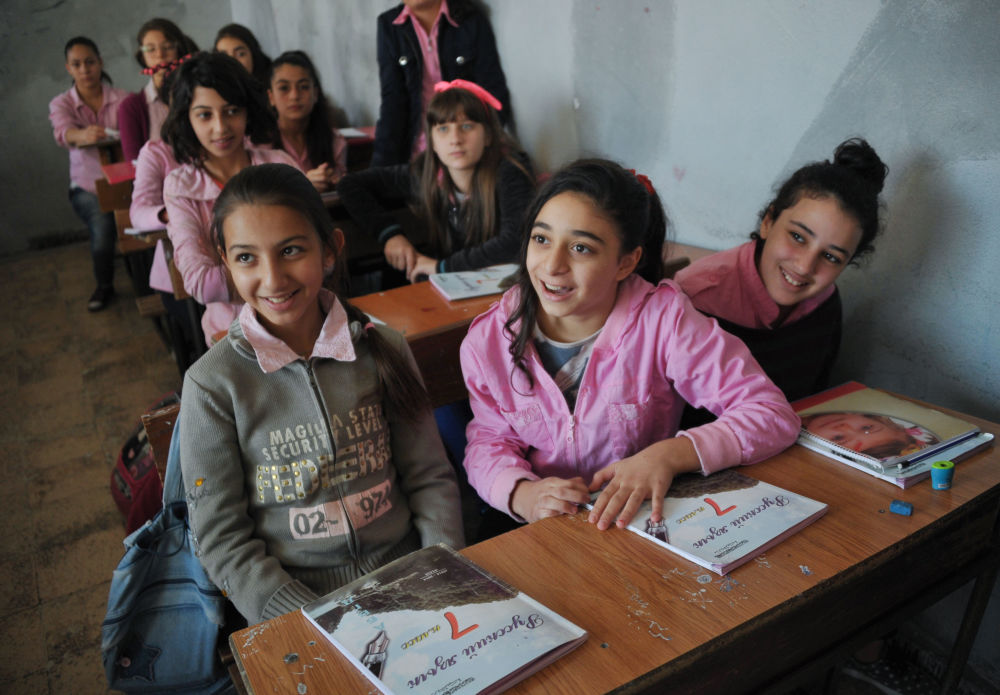 حميميم: سورية بحاجة إلى المنظمات الدولية لترميم المدارس