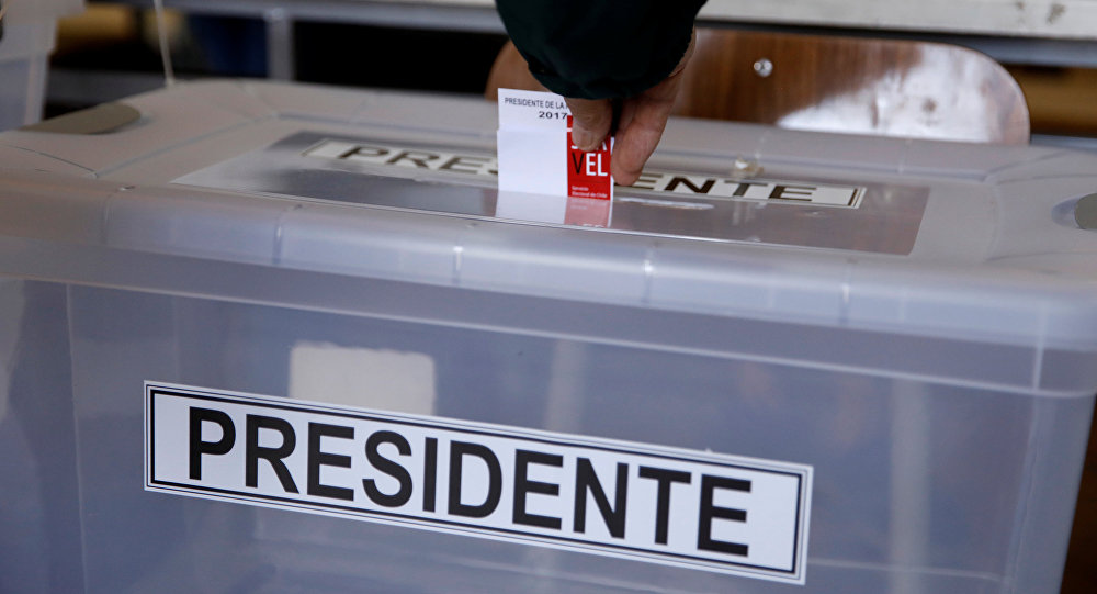 ملياردير وصحفي يتسابقان على منصب رئيس تشيلي