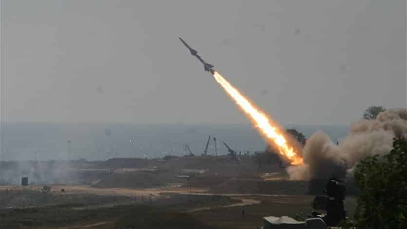 مصدر عسكري يمني يكشف تفاصيل جديدة عن صاروخ الرياض