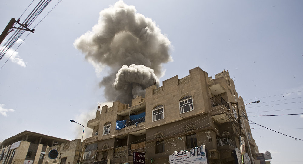 16 قتيلاً و7 جرحى في غارات لـ التحالف العربي على صنعاء والحديدة