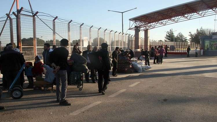 تركيا تفتح معبرا تجاريا على الحدود السورية