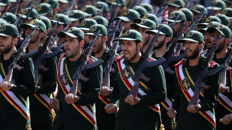 مقتل 3 من الحرس الثوري الإيراني في مواجهات مع مسلحين في إيران