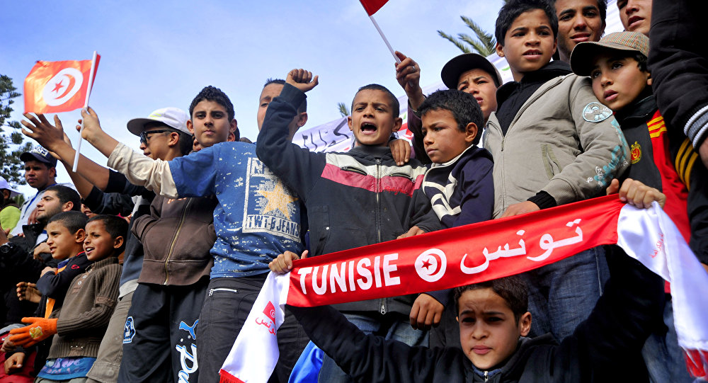 وتيرة الاحتجاجات تتراجع نسبياً في تونس والسلطات تعتقل المزيد