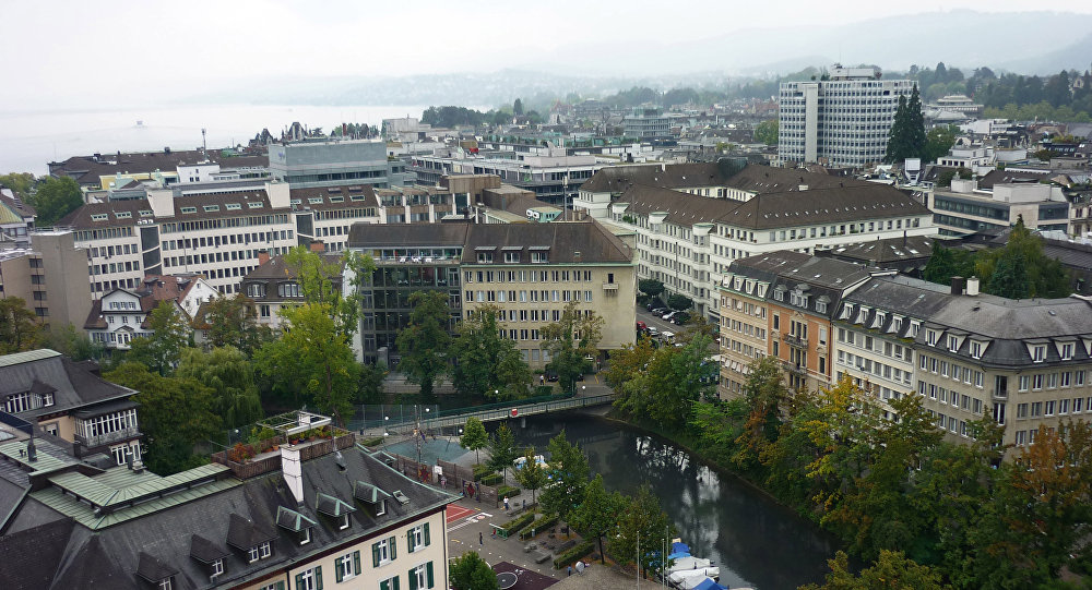متظاهرون ينظمون احتجاجاً ضد ترامب في العاصمة السويسرية