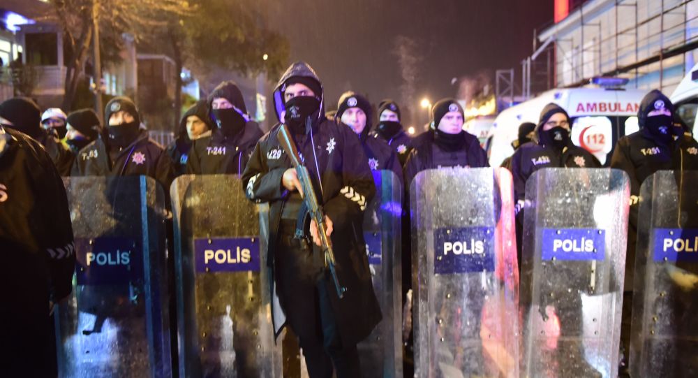 اعتقال 42 تركياً بسبب تعليقاتهم على الإنترنت على عملية عفرين