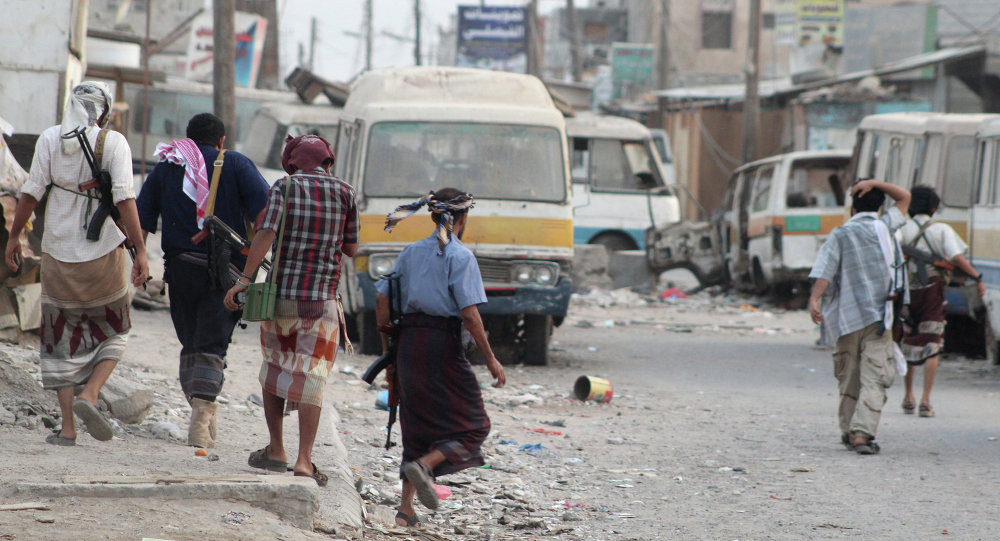 عسكري يمني: مستمرون في الاحتجاج السلمي حتى إسقاط بن دغر