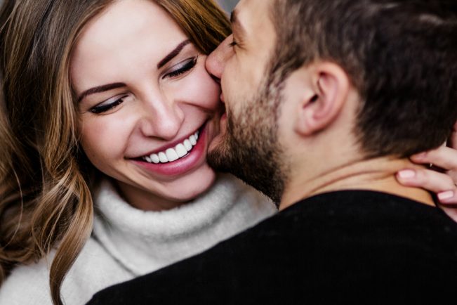 5 طرق طبيعية لزيادة الرغبة الجنسية في الشتاء