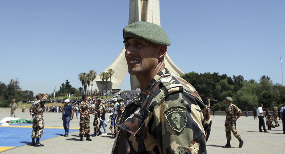 الجيش الجزائري يقضي على 15 إرهابياً خلال شهر يناير