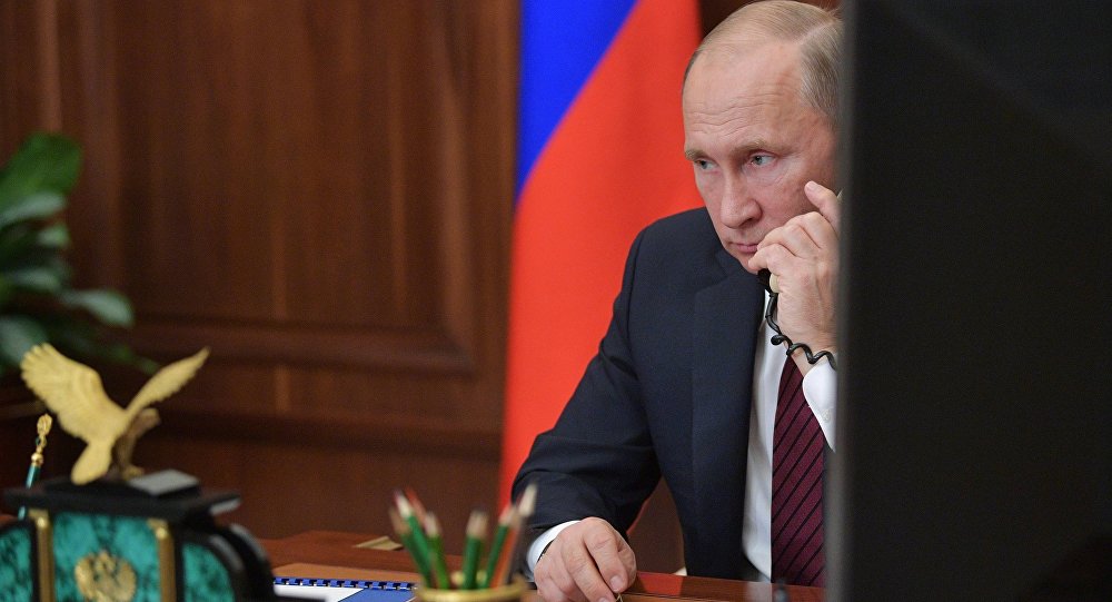بيسكوف يؤكد إجراء مكالمة هاتفية بين بوتين وبوروشينكو