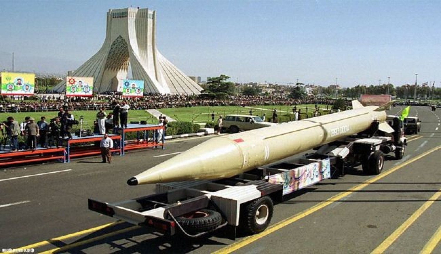 مسعود جزائري: تفكيك الترسانات النووية الأمريكية والأوروبية مقابل الصواريخ الإيرانية